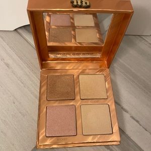 Urban Decay makeup set. Not used